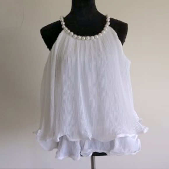 Elegant & Chic White Pleated Women's Top with fabulous Pearl Neckline🔥🔥🔥 - Picture 1 of 11